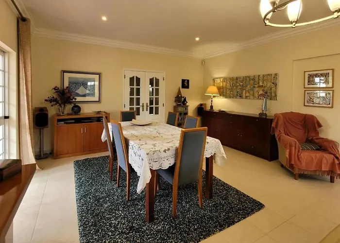 Villa Soleada Con Total Tranquilidad