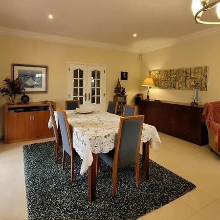 Villa Soleada Con Total Tranquilidad